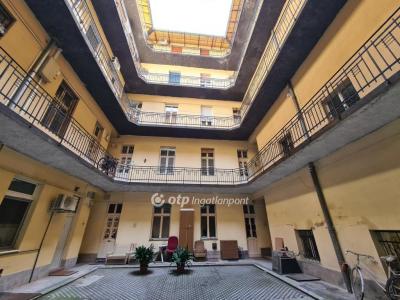 Eladó lakás - 1027 Budapest, II. kerület , Szász Károly utca
