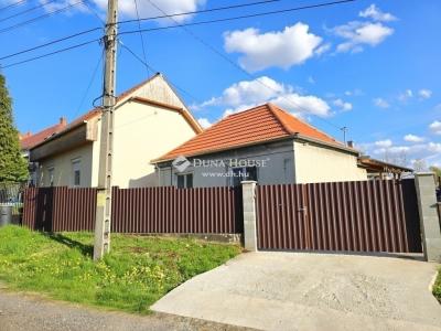 Eladó családi ház - 7693 Pécs, Pécs hirdi út