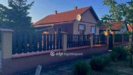 Eladó családi ház Csemő