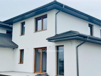 Eladó ikerház Debrecen