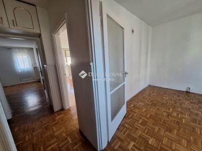 Eladó lakás - 7622 Pécs
