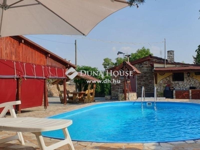 Eladó családi ház Budapest