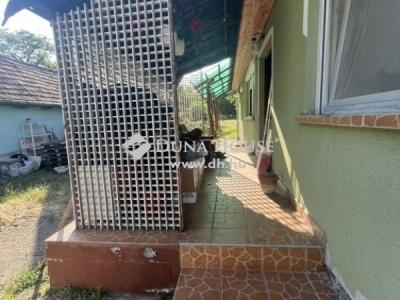 Eladó családi ház Úri