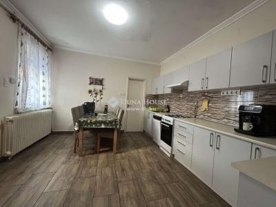 Eladó családi ház Vecsés