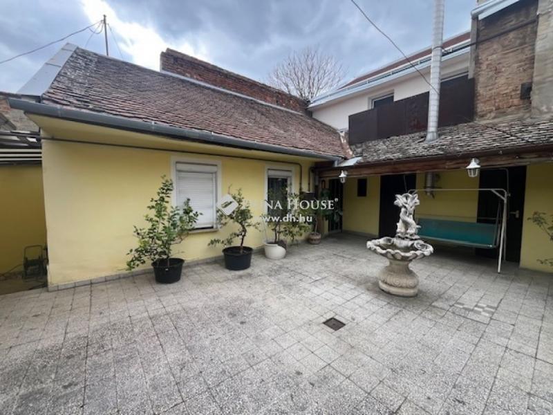 Eladó családi ház Pécs