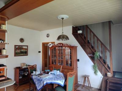 Eladó családi ház Levél