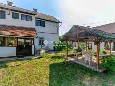 Eladó családi ház Budapest
