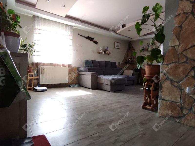 Eladó családi ház Balatonalmádi