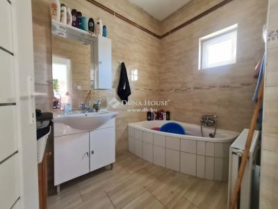 Eladó családi ház - 8600 Siófok