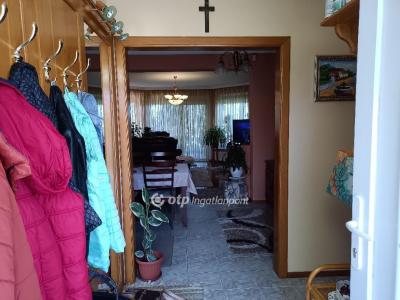 Eladó családi ház - 2117 Isaszeg