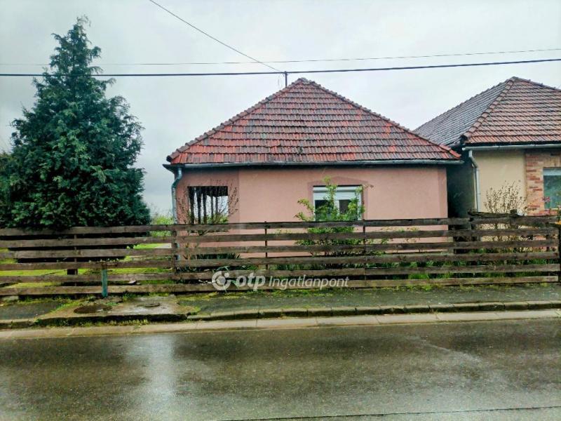 Eladó családi ház Vajdácska