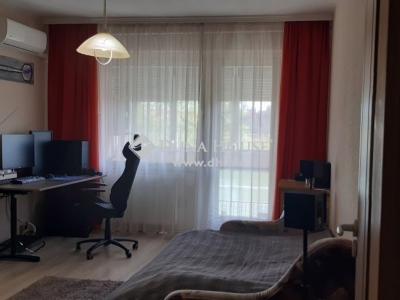 Eladó lakás Szentes