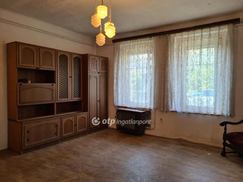 Eladó családi ház Budapest