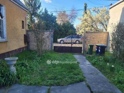 Eladó családi ház Budapest