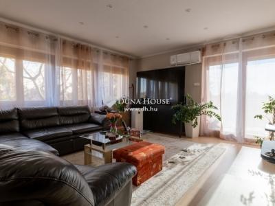 Eladó házrész Fót