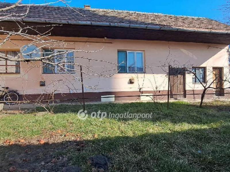 Eladó családi ház Kaba
