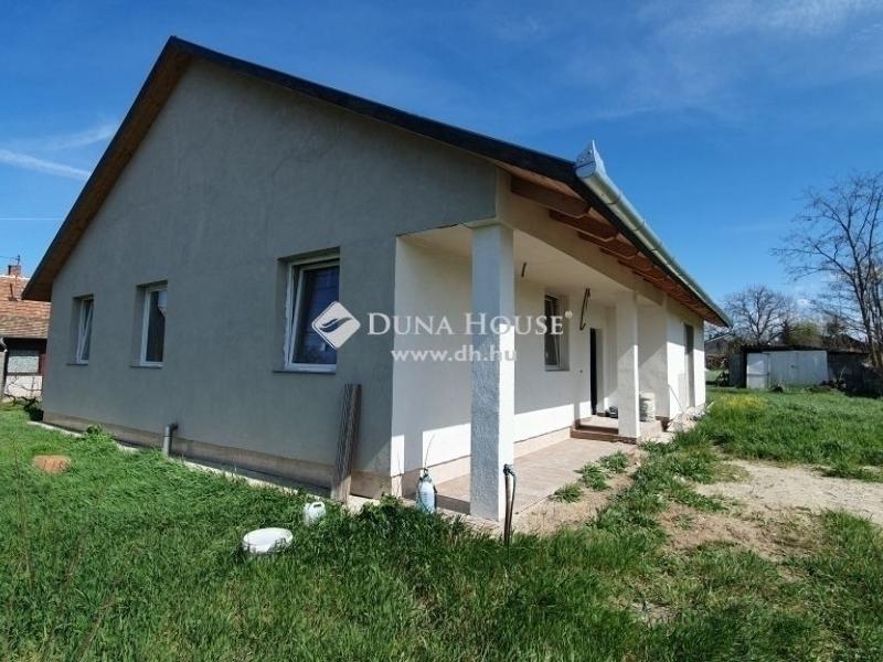 Eladó családi ház Kóka