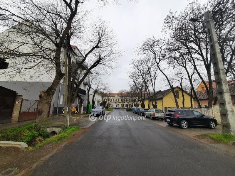Eladó lakóövezeti telek Monor