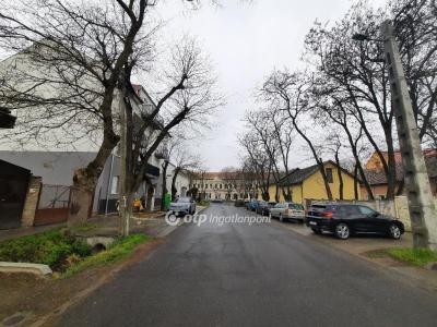 Eladó lakóövezeti telek Monor