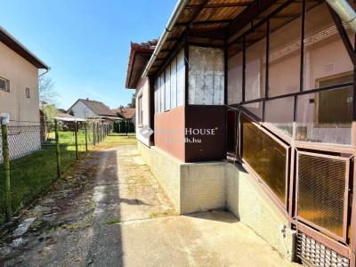 Eladó családi ház Tápiószecső