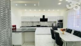 Eladó családi ház Érd