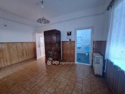 Eladó családi ház Karcag