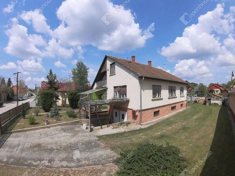 Eladó családi ház Pilis