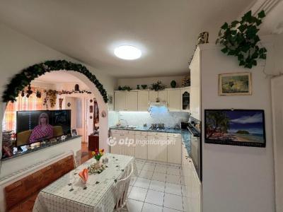 Eladó családi ház - 4100 Berettyóújfalu