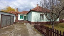 Eladó családi ház Jászfényszaru