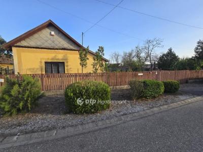 Eladó családi ház Kaba
