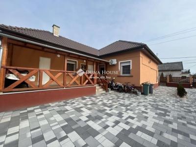 Eladó családi ház Vecsés