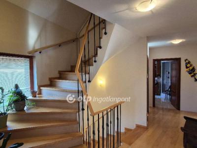 Eladó sorház Szentendre