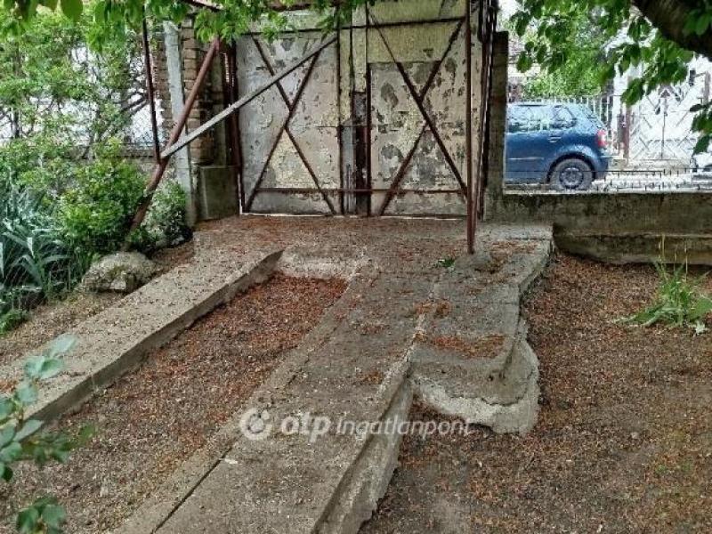 Eladó családi ház Pécs