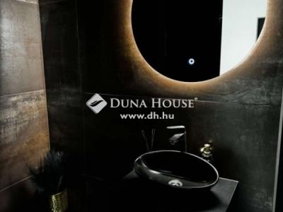 Eladó családi ház Vecsés