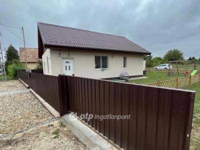 Eladó családi ház Inárcs