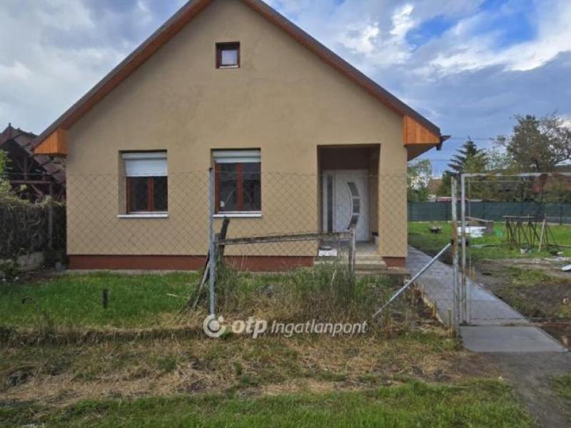 Eladó családi ház Kaba