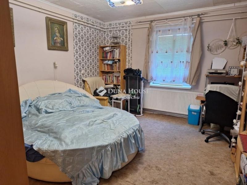 Eladó családi ház Neszmély