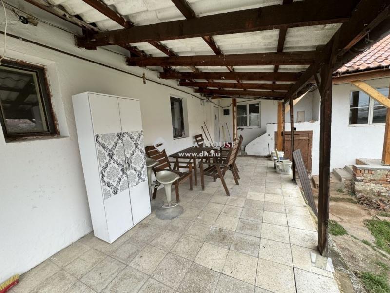 Eladó családi ház Pécs