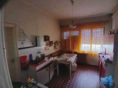 Eladó családi ház - 3000 Hatvan