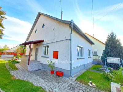 Eladó családi ház - 5008 Szolnok