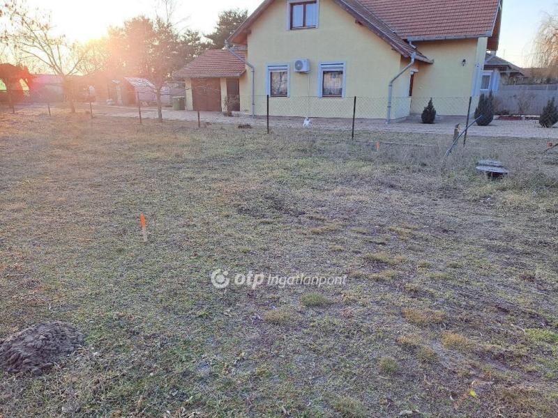 Eladó lakás Albertirsa