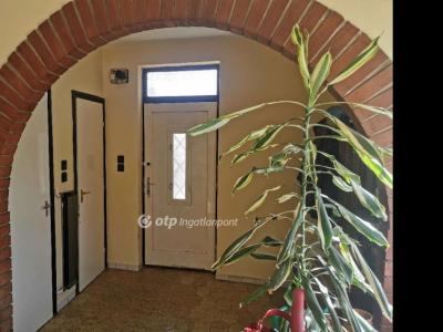 Eladó családi ház Budapest