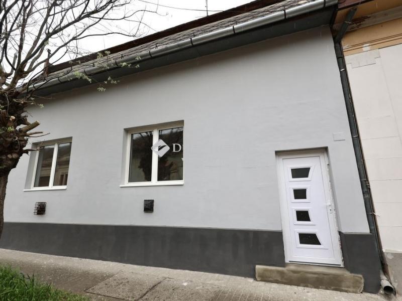 Eladó családi ház Tolna