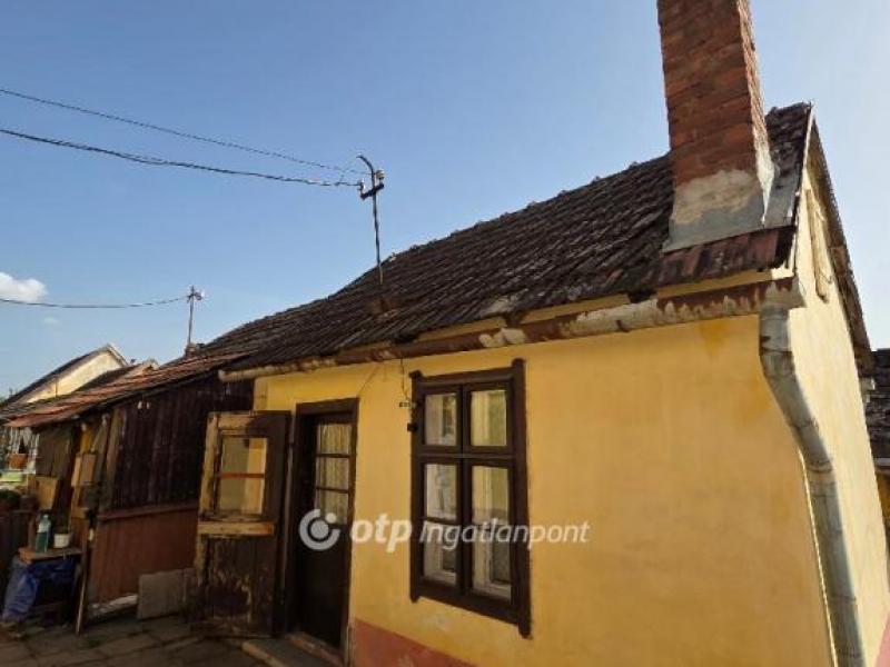 Eladó lakás Mezőhegyes