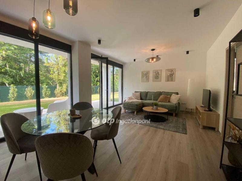 Eladó nyaraló Balatonfenyves