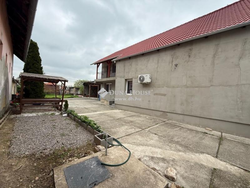 Eladó családi ház Siklós