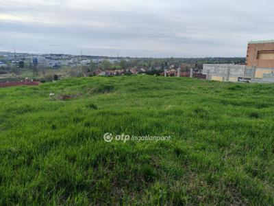 Eladó lakóövezeti telek Tatabánya