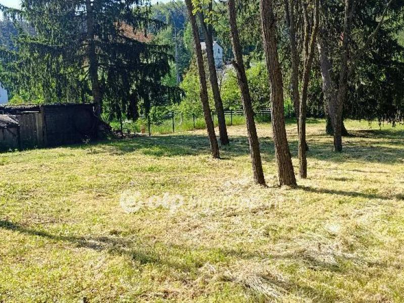 Eladó lakóövezeti telek Győrújbarát