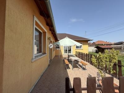 Eladó ikerház Érd