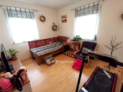 Eladó családi ház Szigetszentmárton